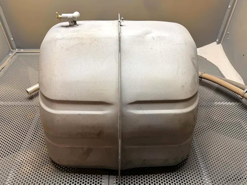 Kraftstofftank – nachher (Seitenansicht)